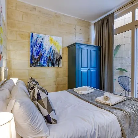Stunning 1br With Private Terrace In Bormla By 360 Estates Appartement