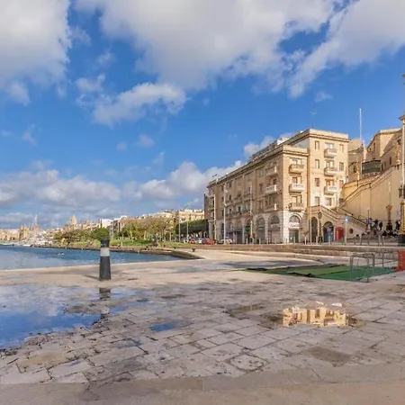 Stunning 1br With Private Terrace In Bormla By 360 Estates Appartement