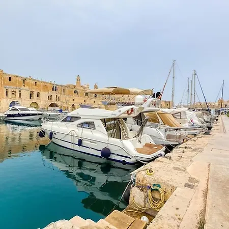 Stunning 1br With Private Terrace In Bormla By 360 Estates Cospicua