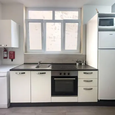Stunning 1br With Private Terrace In Bormla By 360 Estates