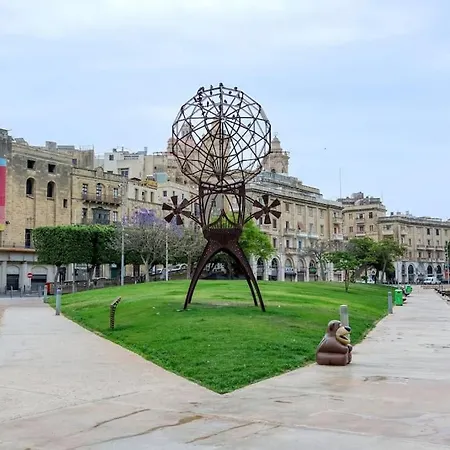 Stunning 1br With Private Terrace In Bormla By 360 Estates *