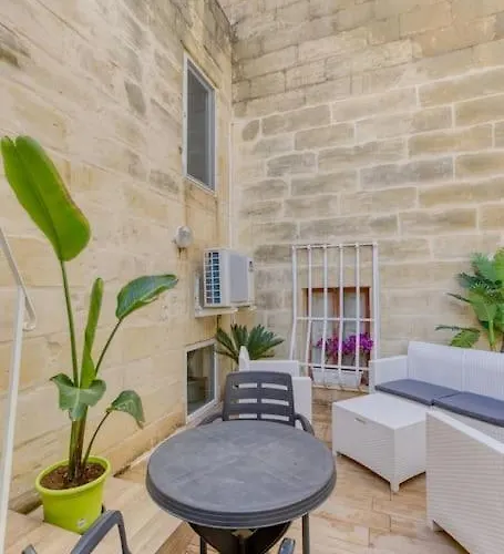 Stunning 1br With Private Terrace In Bormla By 360 Estates